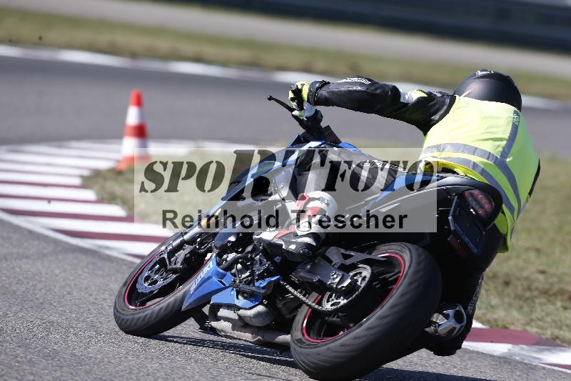 /Archiv-2025/49 26.08.2025 Cornu Master School ADR/blau-bleu/0-4